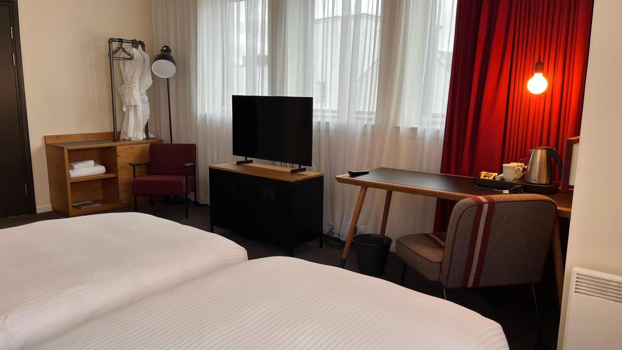 pentahotel Inverness Bagian luar foto