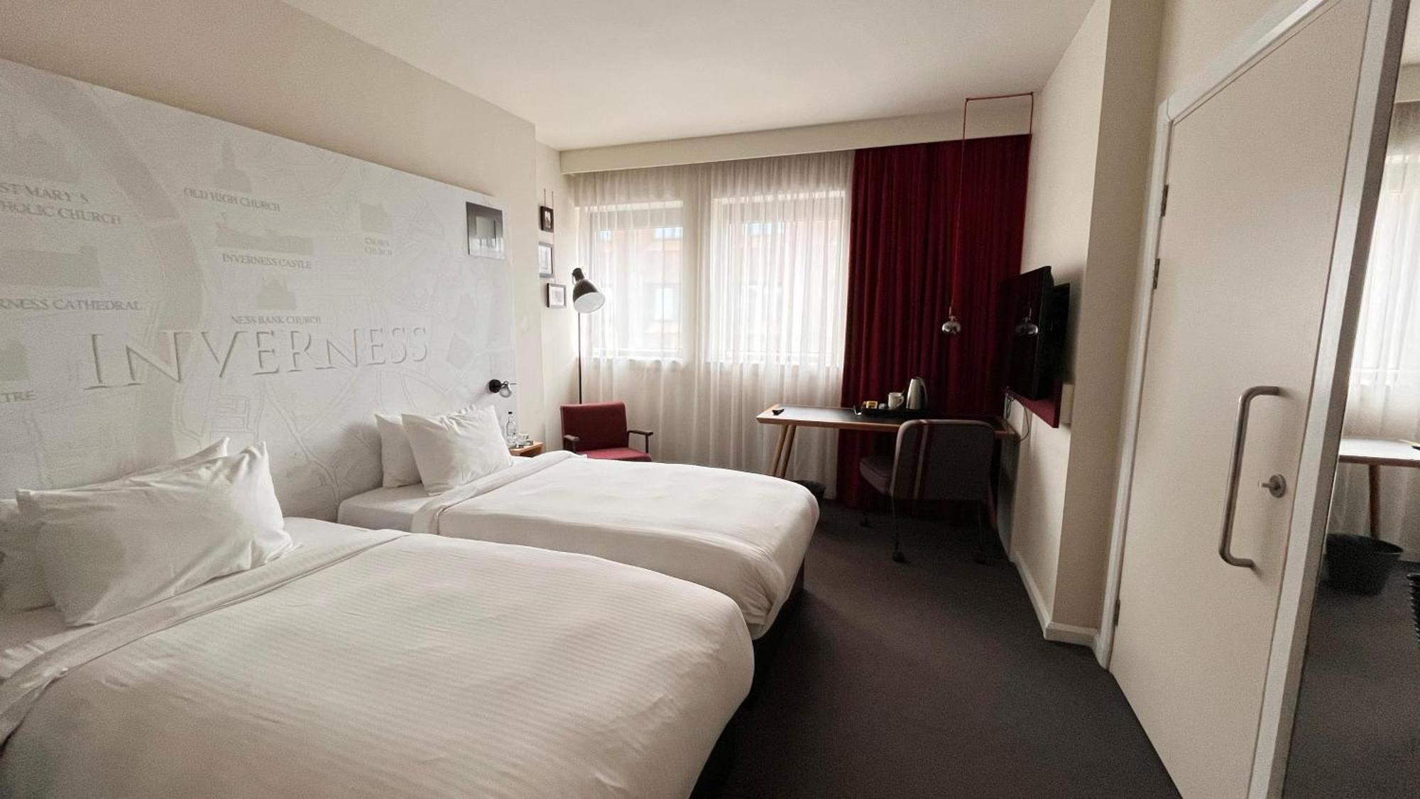 pentahotel Inverness Bagian luar foto