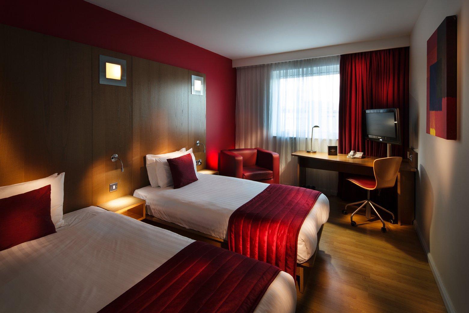 pentahotel Inverness Bagian luar foto